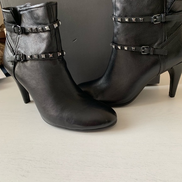 Ecco Boots - Picture 2 of 7